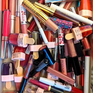 HUGE lippie bundle - gloss, lipstick, liquid lip +
